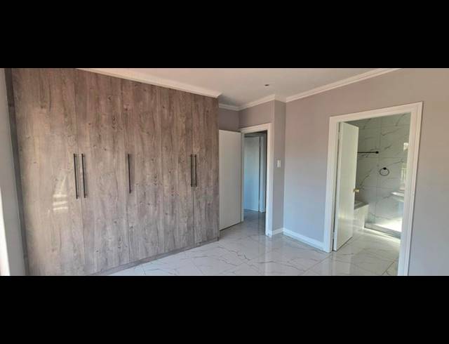3 BEDROOM TOWNHOUSE FOR SALE IN MOUNT EDGECOMBE